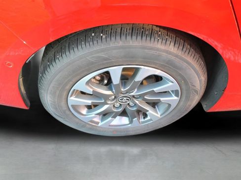 Used 2022 Toyota Prius Limited w/ Premium Convenience Package FWD image 29