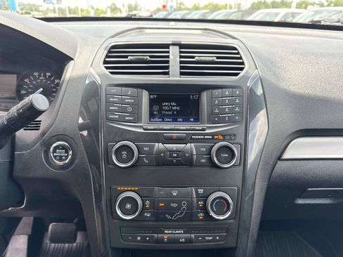 Used 2019 Ford Explorer XLT FWD image 24