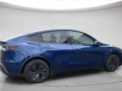 Used 2026 Tesla Model Y Long Range RWD image 6
