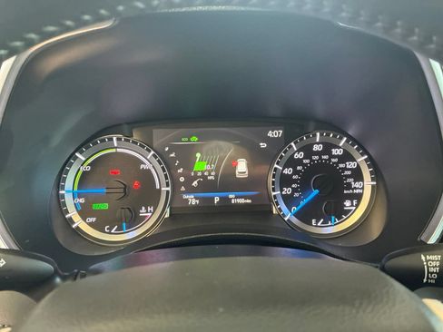 Used 2024 Toyota Highlander XLE AWD/4WD image 23
