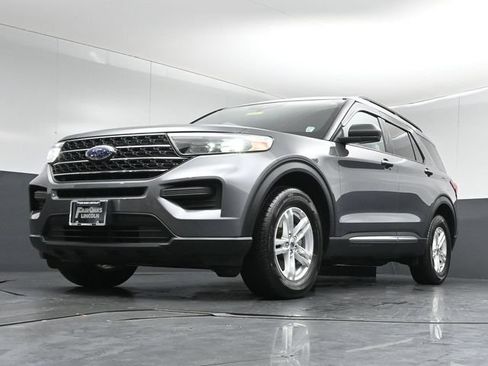 Certified 2022 Ford Explorer XLT w/ Class IV Trailer Tow Package AWD/4WD image 38