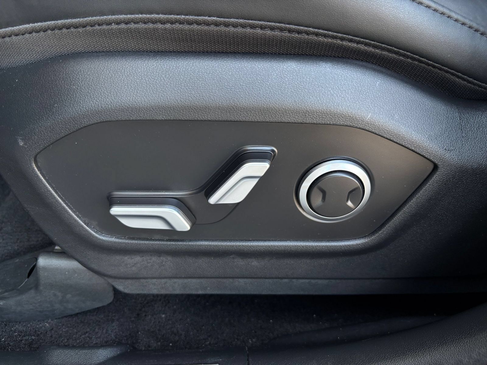 Used 2026 Hyundai Santa Fe SEL FWD image 21