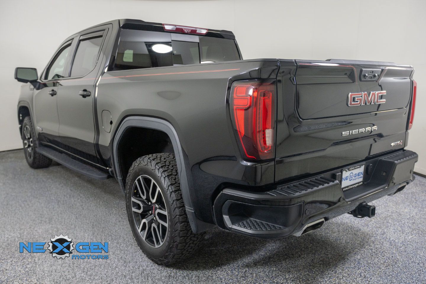 Used 2022 GMC Sierra 1500 AT4 w/ AT4 Premium Package AWD/4WD image 27