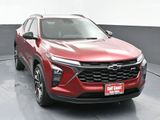Used 2025 Chevrolet Trax RS w/ Sunroof Package image 3