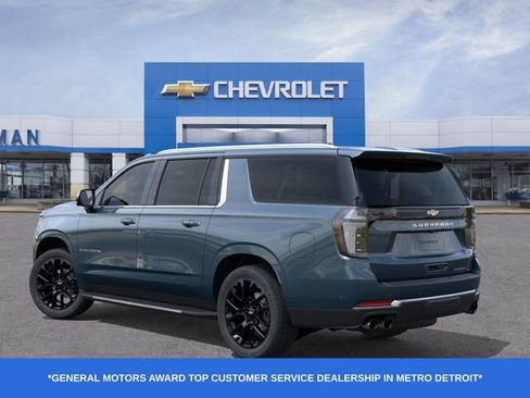 New 2026 Chevrolet Suburban Premier image 4