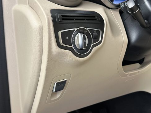 Used 2019 Mercedes-Benz GLC 300 GLC 300 4MATIC Sport Utility 4 image 26