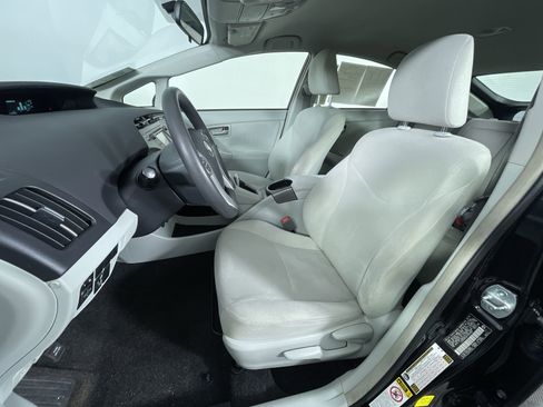 Used 2015 Toyota Prius Two image 15