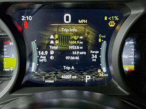 Used 2024 Jeep Wrangler Unlimited AWD/4WD image 8