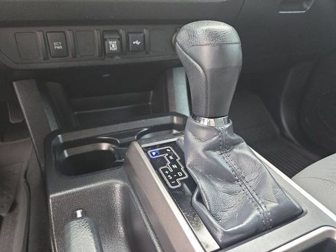 Used 2023 Toyota Tacoma SR5 RWD image 23