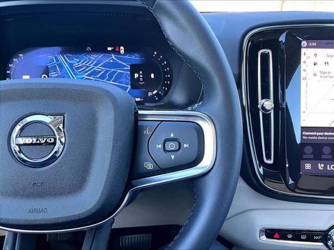 Used 2026 Volvo XC40 B5 Plus w/ Protection Package Premier image 21