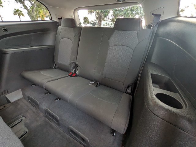 Used 2017 Chevrolet Traverse LT w/ Style and Technology Package FWD image 13