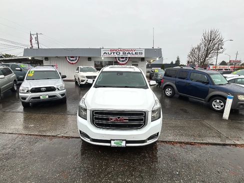Used 2017 GMC Yukon SLT w/ Open Road Package AWD/4WD image 3