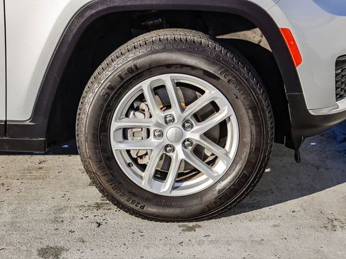 Certified 2023 Jeep Grand Cherokee L Laredo image 11