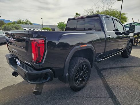 Used 2021 GMC Sierra 2500 Denali w/ Denali Black Diamond Edition AWD/4WD image 5