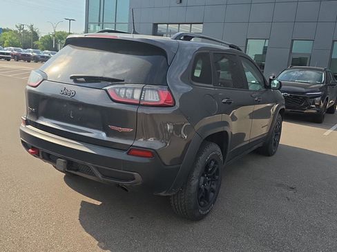 Used 2022 Jeep Cherokee Trailhawk w/ Sun & Sound Group AWD/4WD image 3