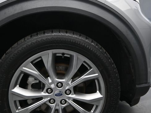 Used 2021 Ford Explorer Limited w/ Equipment Group 301A image 22