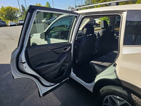 Used 2023 Subaru Forester Premium AWD/4WD image 15