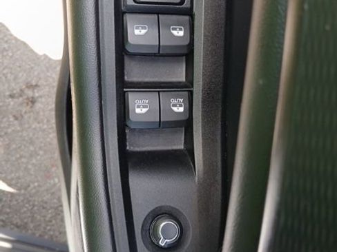 Used 2023 Jeep Grand Cherokee L Laredo RWD image 50