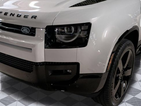 New 2026 Land Rover Defender 110 X-Dynamic SE AWD/4WD image 10