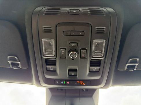 Used 2021 Cadillac Escalade ESV Premium Luxury w/ Driver Assist Tech Package AWD/4WD image 34