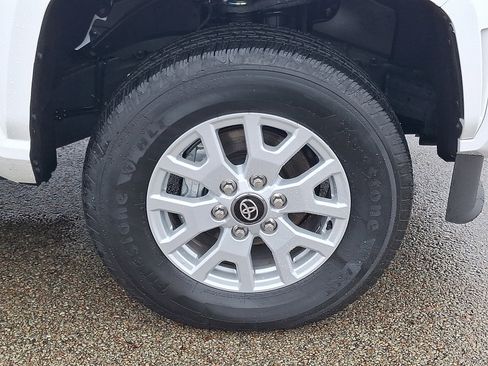 Used 2025 Toyota Tacoma SR image 8