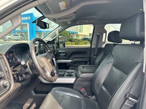 Used 2019 Chevrolet Silverado 2500 LTZ w/ Duramax Plus Package AWD/4WD image 5