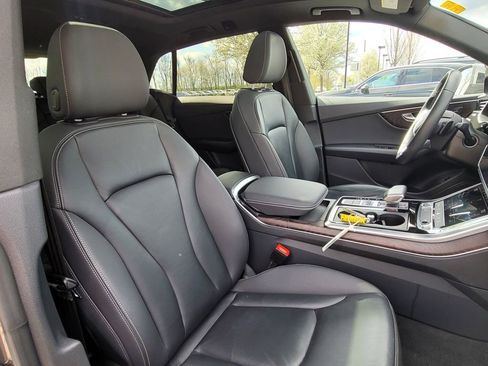 Used 2021 Audi Q8 Premium w/ Black Optic Package AWD/4WD image 22