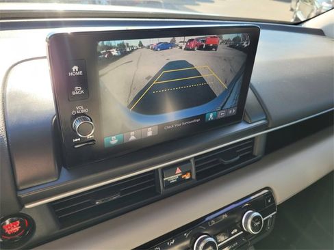 Used 2023 Honda Pilot Touring image 27