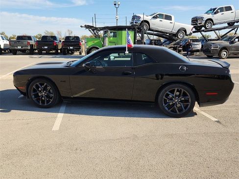 Used 2023 Dodge Challenger R/T w/ Blacktop Package image 2
