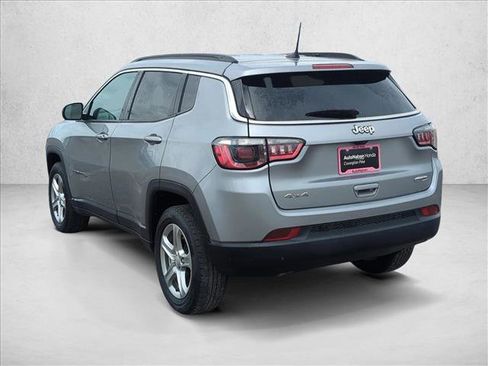 Used 2024 Jeep Compass Latitude AWD/4WD image 10