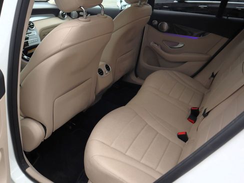 Used 2020 Mercedes-Benz GLC 300 image 10