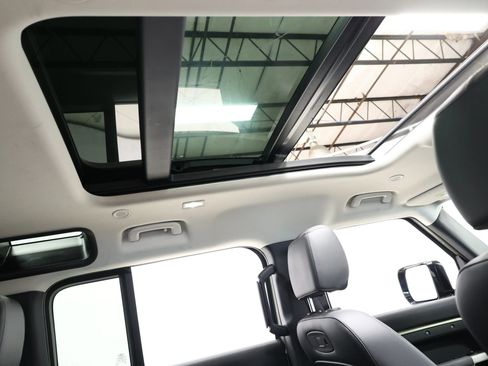 Used 2022 Land Rover Defender 110 SE image 72