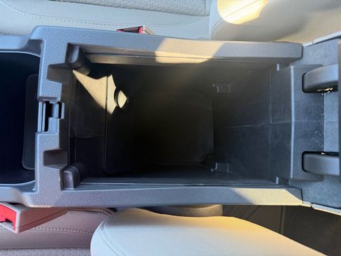 Used 2017 Ford Escape SE w/ SE Cold Weather Package image 33