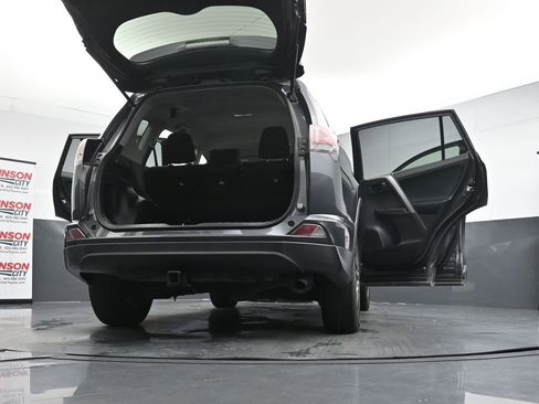 Used 2018 Toyota RAV4 LE FWD image 29