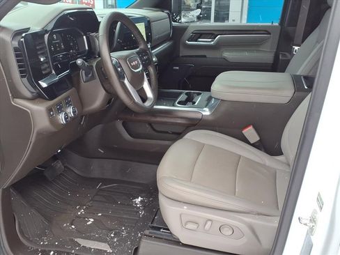 Used 2024 GMC Sierra 2500 SLT w/ SLT Premium Package image 11