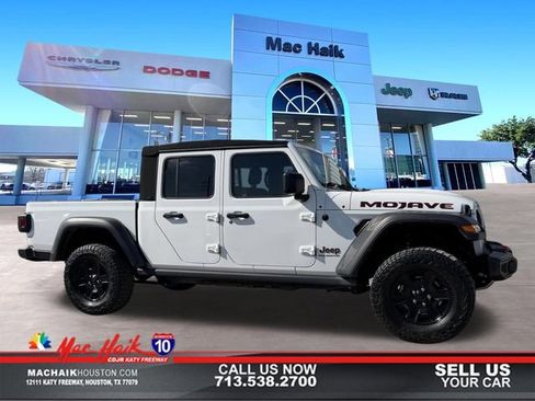 Used 2023 Jeep Gladiator Mojave image 1