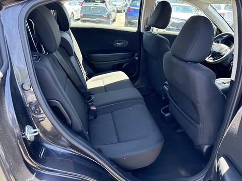 Used 2018 Honda HR-V LX image 11