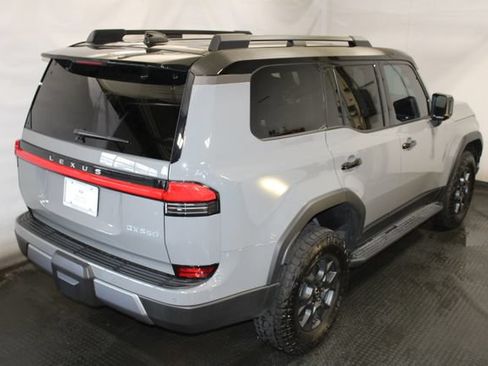 Used 2025 Lexus GX 550 AWD/4WD image 3