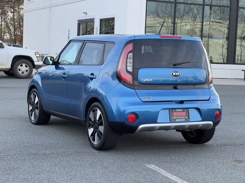 Used 2018 Kia Soul + image 6