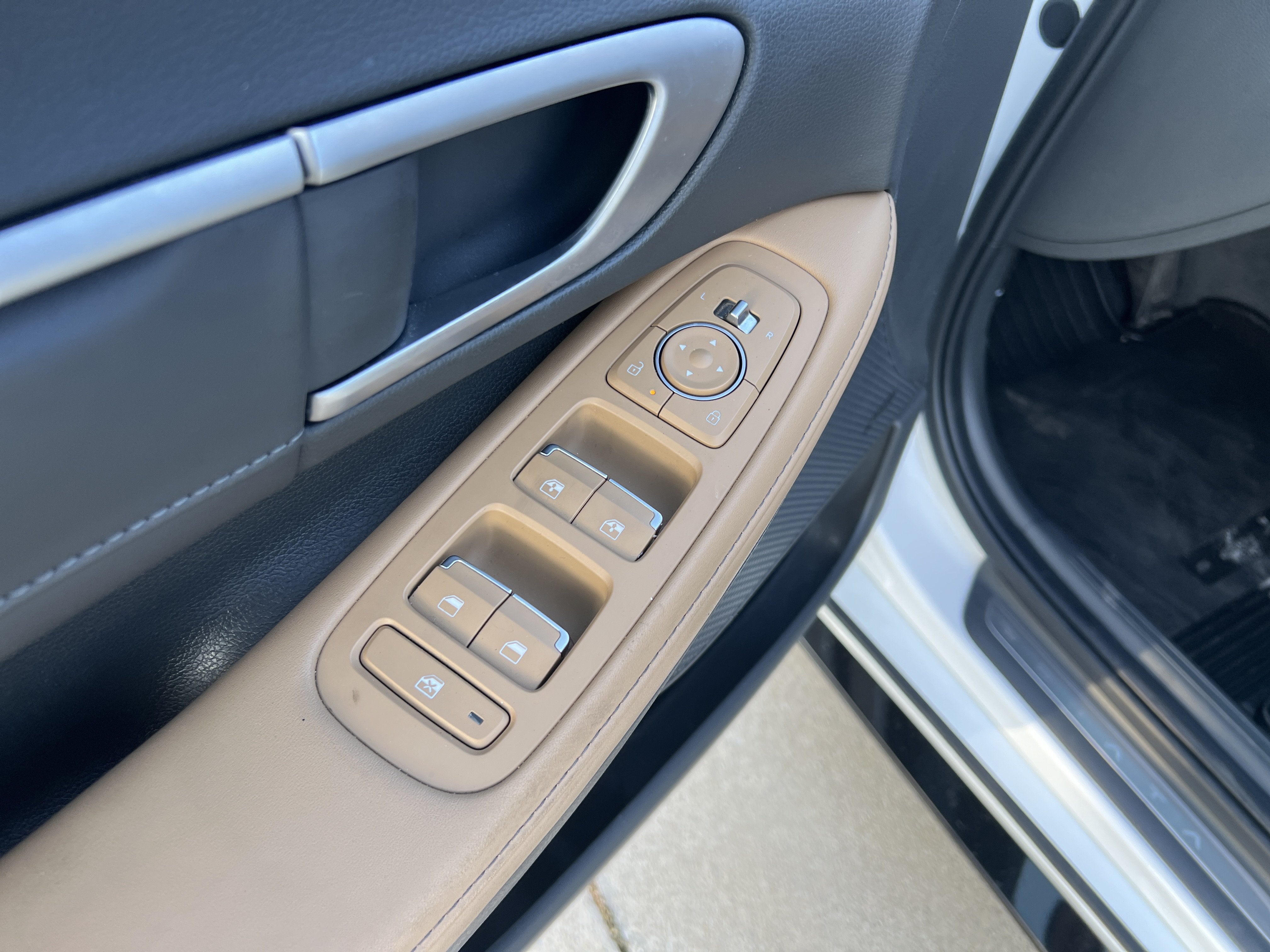 Used 2024 Hyundai Sonata Limited FWD image 13