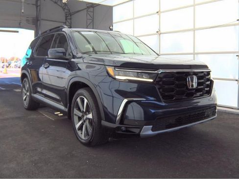 Used 2023 Honda Pilot Elite image 4