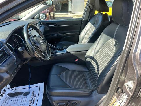 Used 2019 Toyota Camry SE image 10