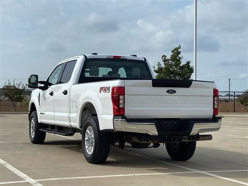 Used 2022 Ford F250 XLT w/ FX4 Off-Road Package image 5