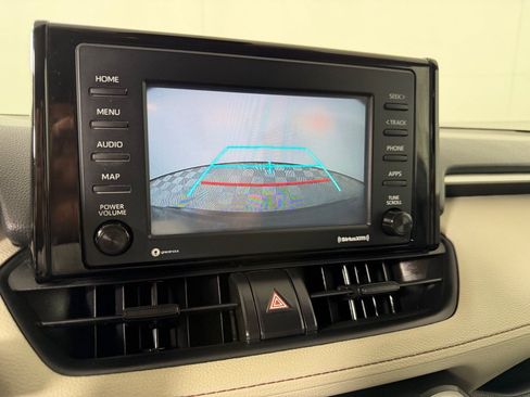 Used 2020 Toyota RAV4 XLE FWD image 19