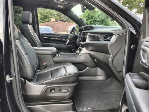 Used 2022 GMC Yukon XL Denali AWD/4WD image 28