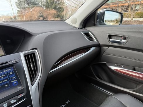 Used 2017 Acura TLX V6 SH-AWD w/ Advance Package image 18