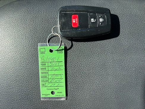 Certified 2025 Toyota RAV4 XLE AWD/4WD image 29