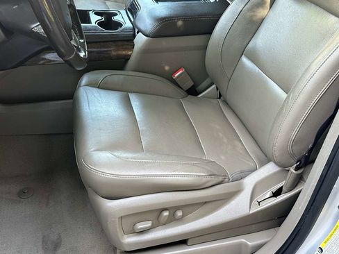 Used 2019 Chevrolet Suburban LT AWD/4WD image 11