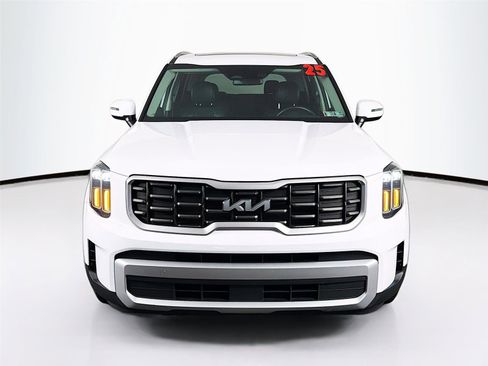 Used 2025 Kia Telluride S image 2