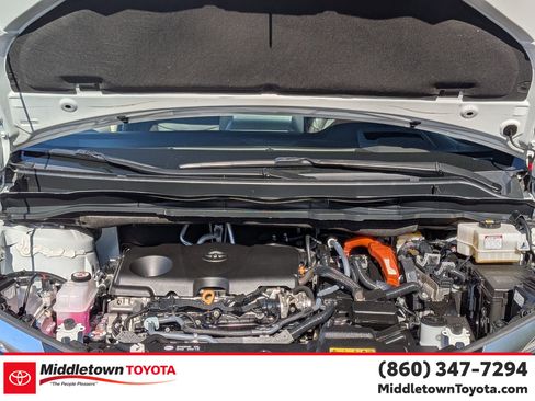 Used 2023 Toyota Sienna Platinum image 40